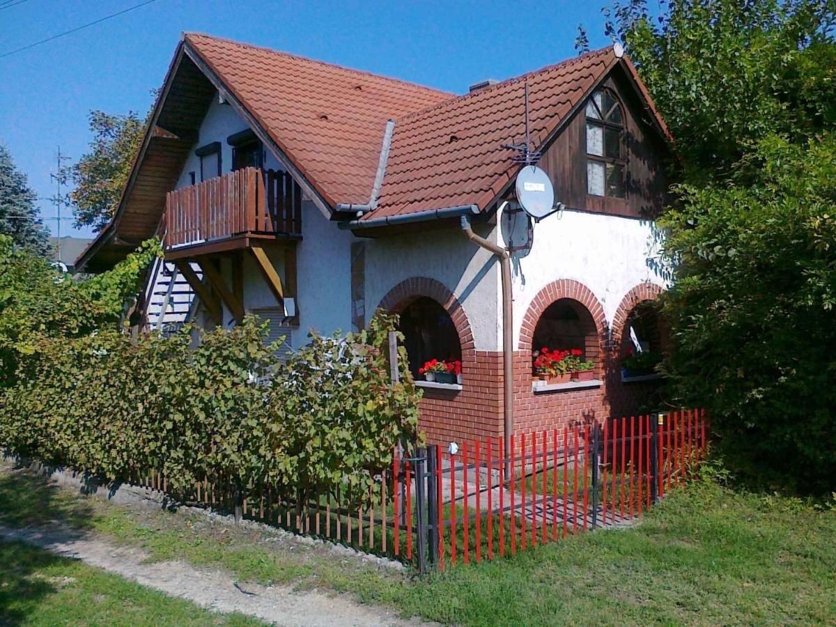 Holiday Home In Balatonfenyves 18465 Екстериор снимка